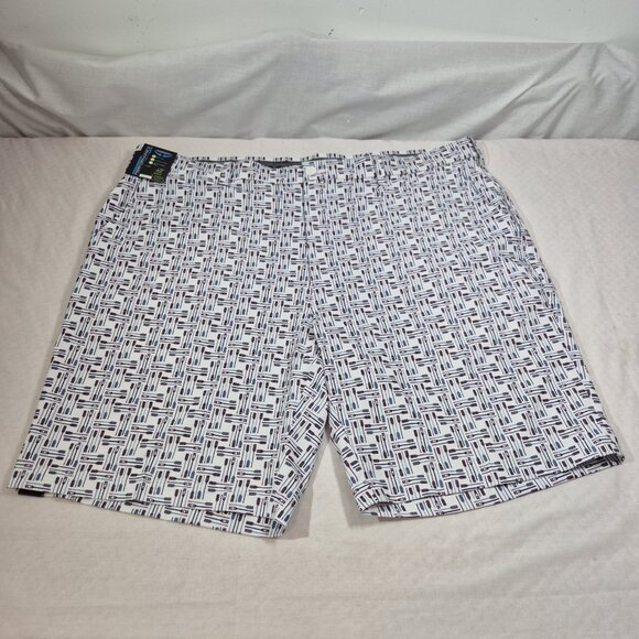 Round tree & Yorke Men's Shorts Size 42 Performance Flat Front Bright White  (54 - Picture 1 of 10